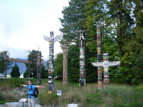 stanley park van 00714 totem poles